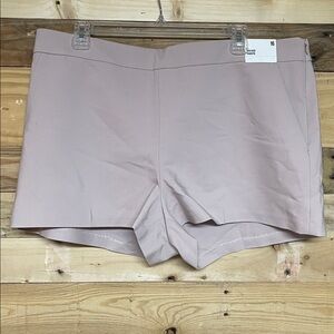 Express size 16 Blush Pink Mid-rise Shortie Dress Shorts with Pockets